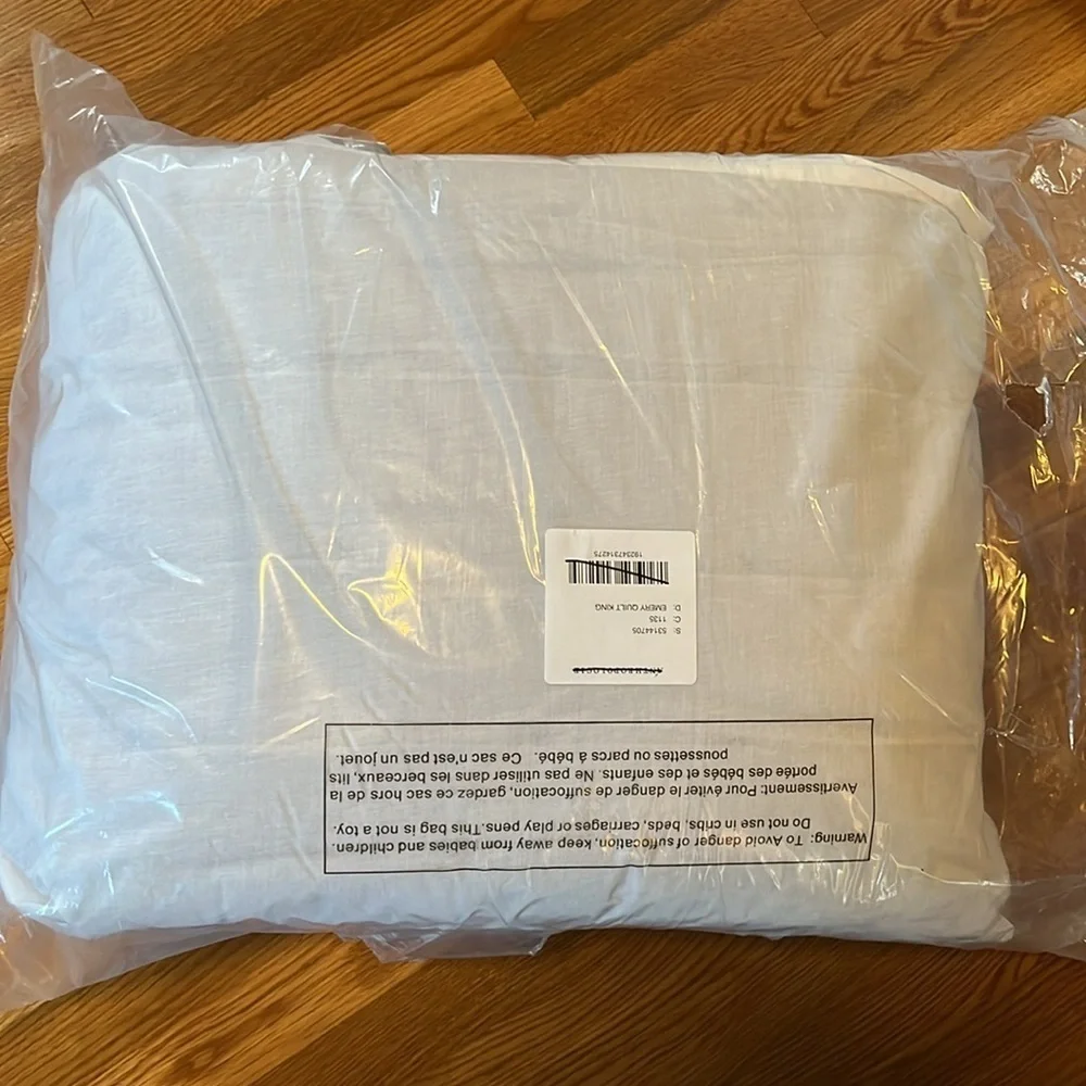 Anthropologie Velvet Emery Quilt Size King NWT